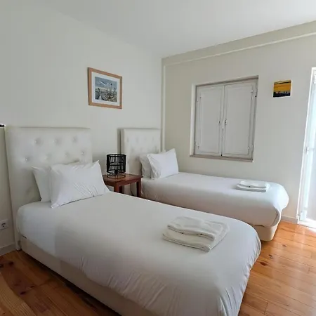 Elegant Duplex Lumineux Au Coeur De Lisbonne Apartmán